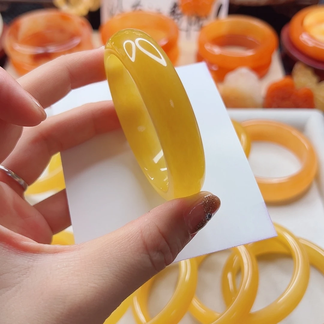 石英质玉（黄龙玉）未镶嵌手镯杨**依52