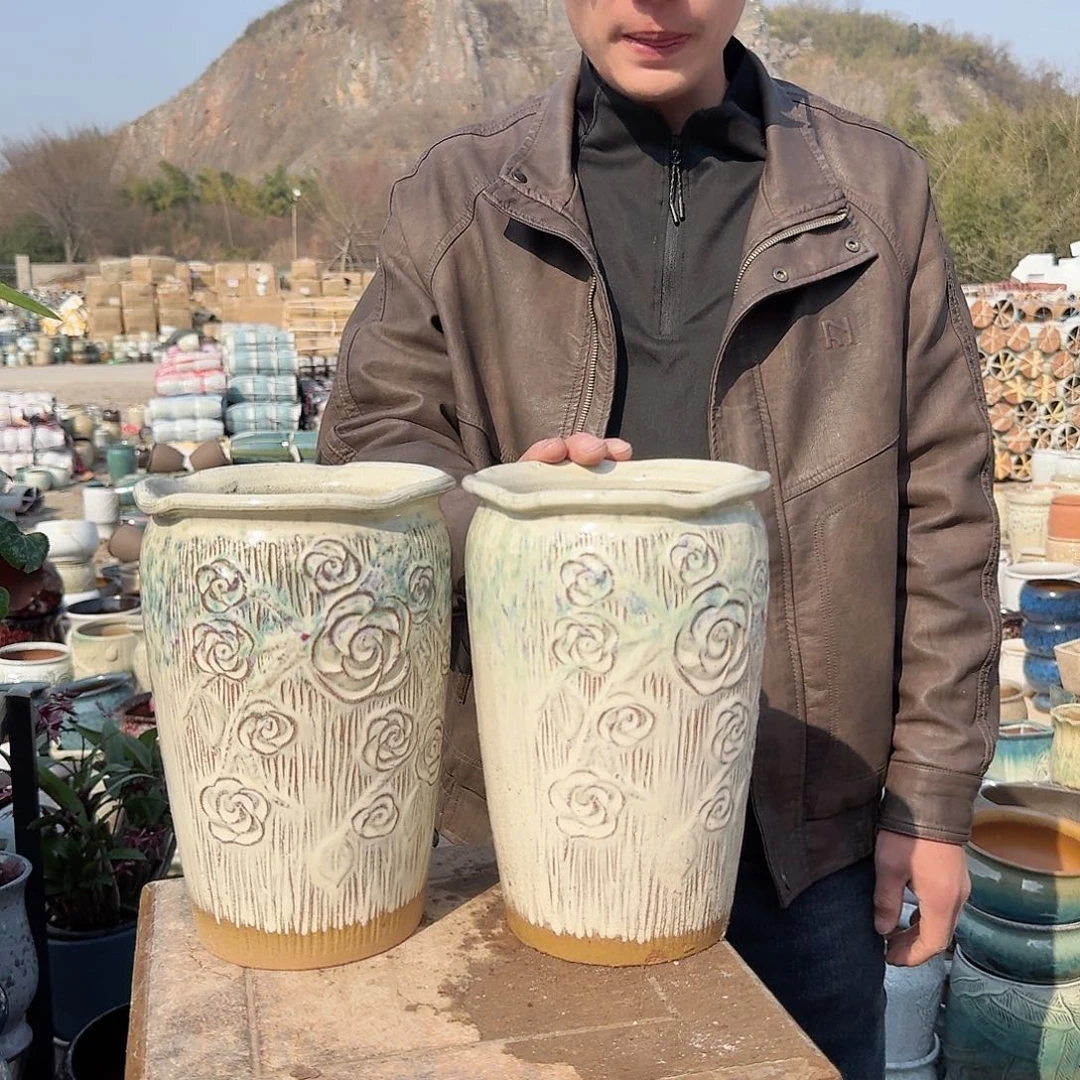 紫砂花盆口15高25（两个玫瑰花老欧老庄彩色