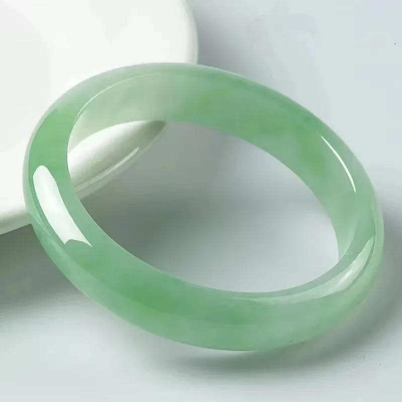 绿豆沙满绿飘花手镯