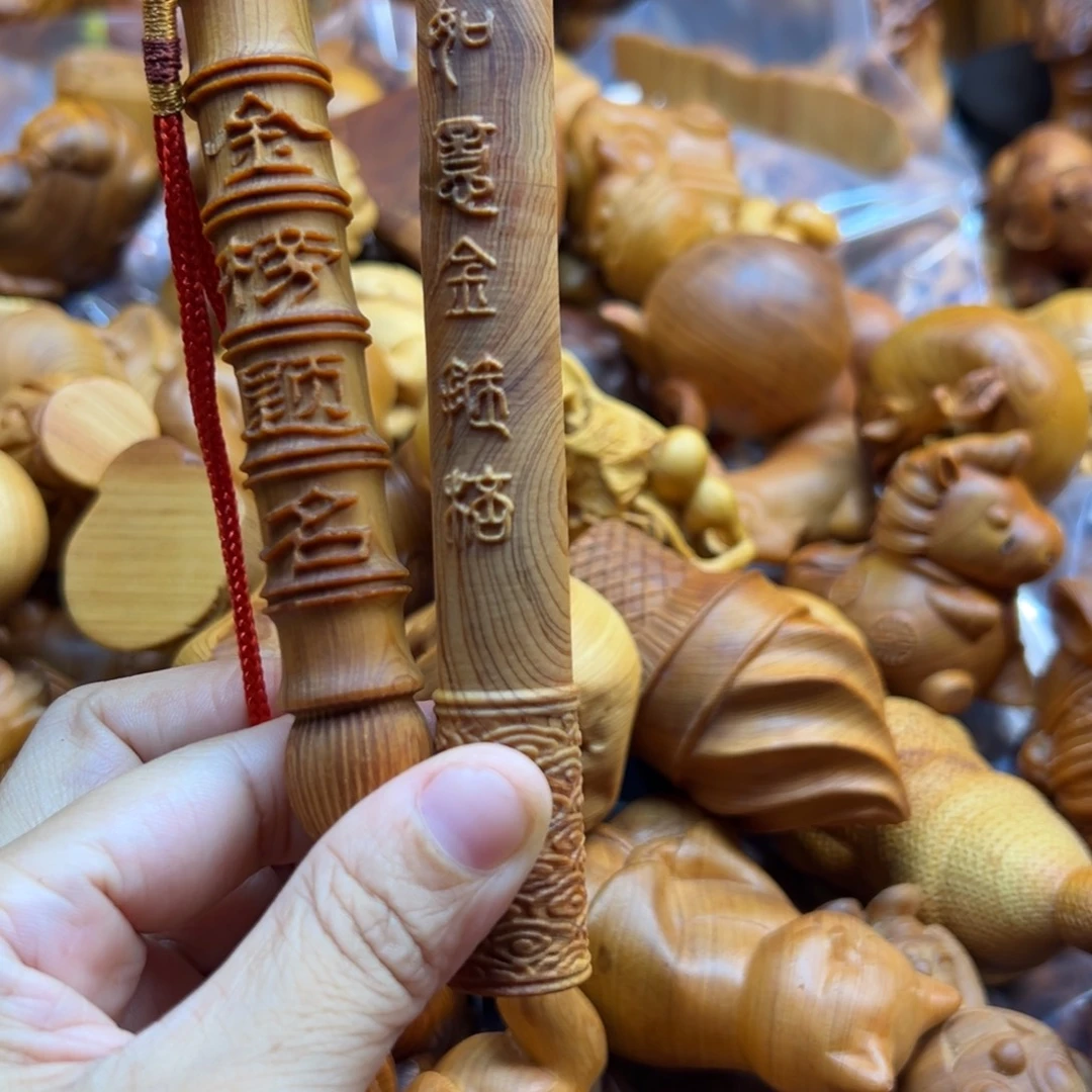 巫***娃柏木（崖柏）崖柏陈化手把件