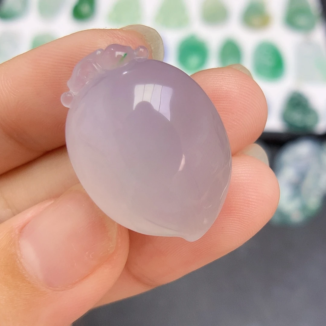 翡翠未镶嵌颈饰桃子