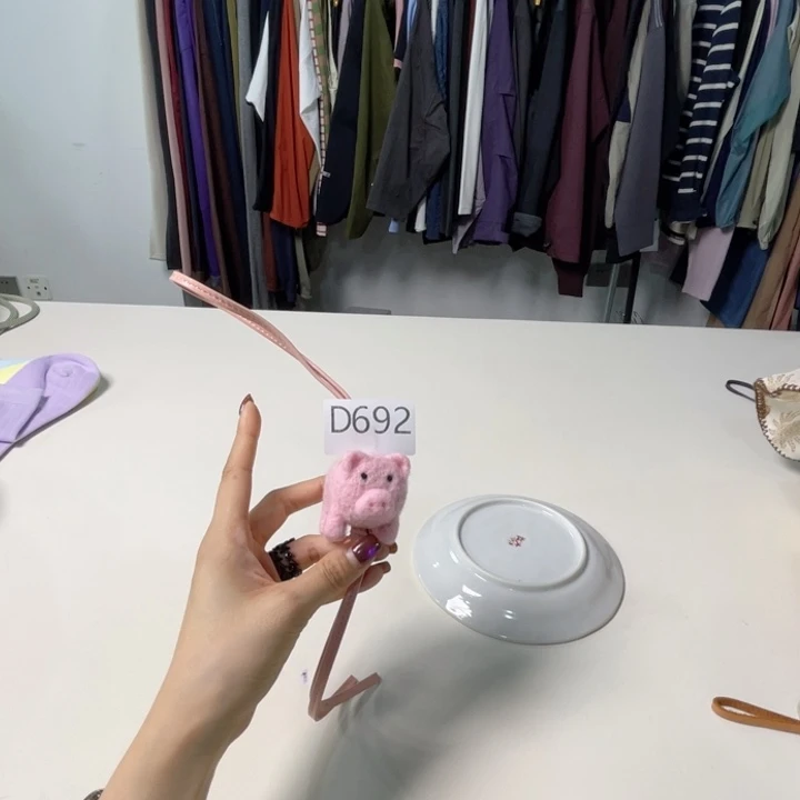 瓷片180。。。。。。。。。。。。。。。