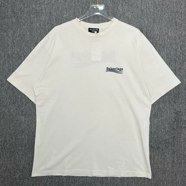 99新 Balenciaga/巴黎世家 可乐刺绣米色圆领短袖/M码/98新/13319