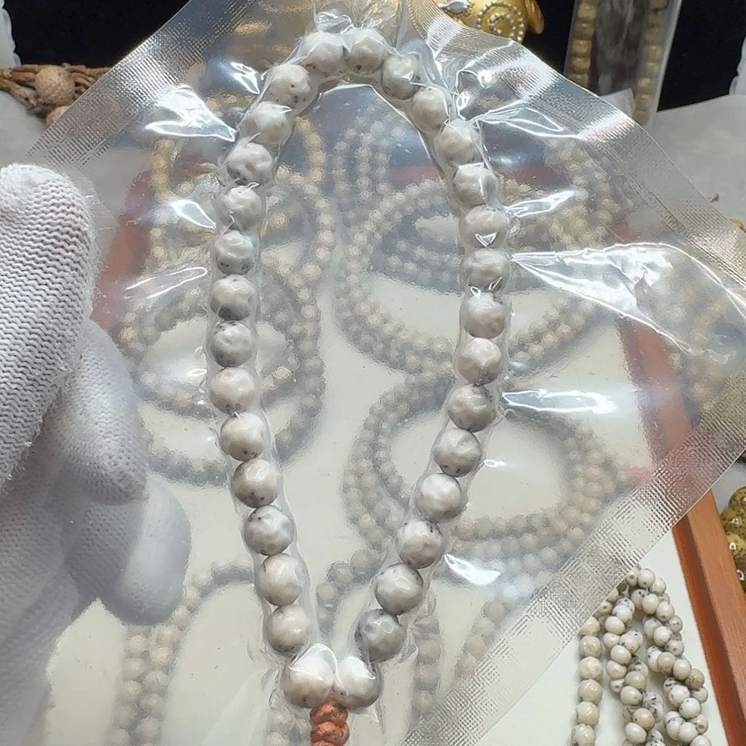 星月菩提手串石玉料石玉料8改无相手持瓷白玉化料通体留白小细星