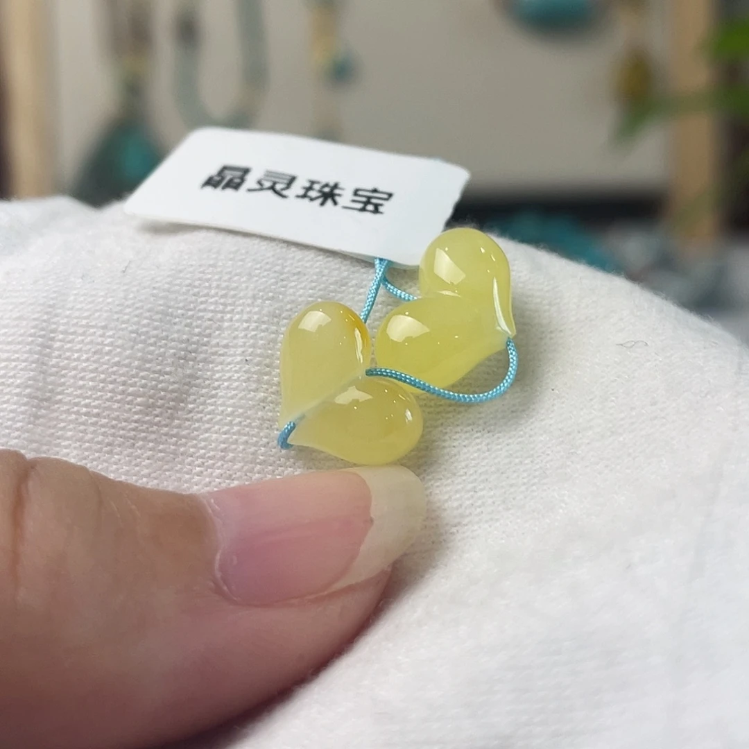 南红玛瑙配饰未镶嵌