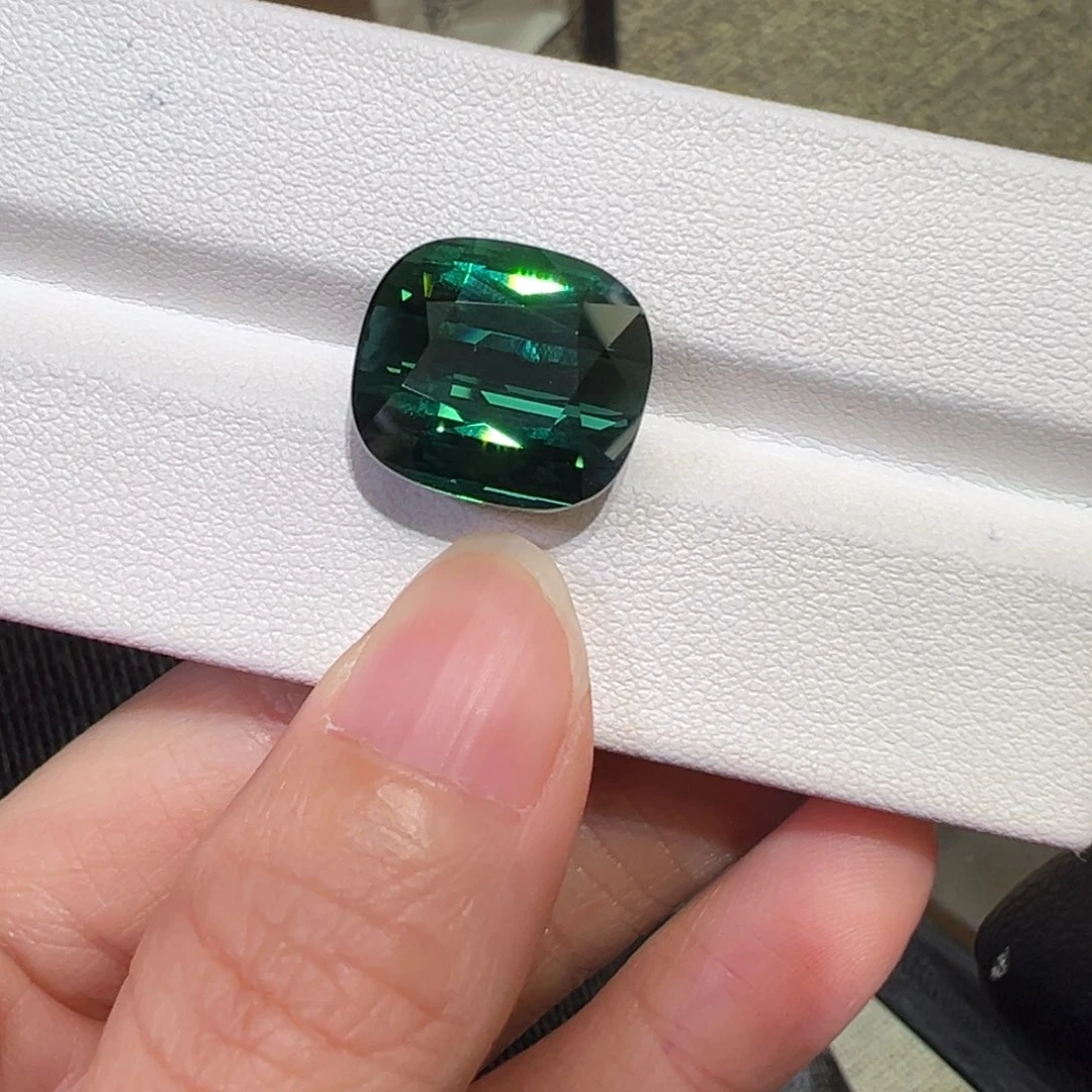 珠宝半成品碧玺未镶嵌15ct拉贡