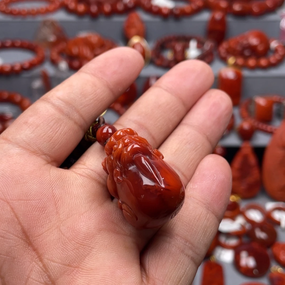 南红玛瑙未镶嵌珠宝奇石吊坠