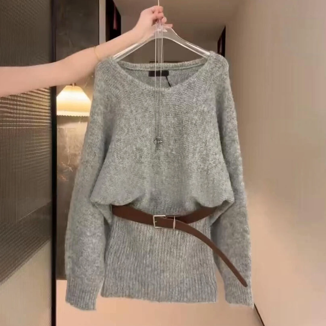 法式斜肩长袖针织连衣裙子女2026秋冬季新款收腰气质包臀毛衣短裙