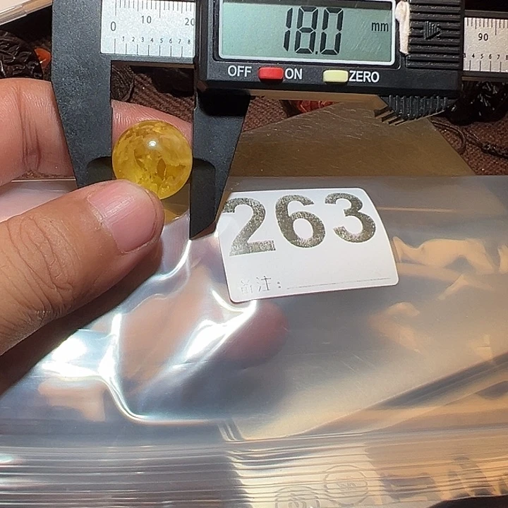 裸石蜜蜡未镶嵌处理