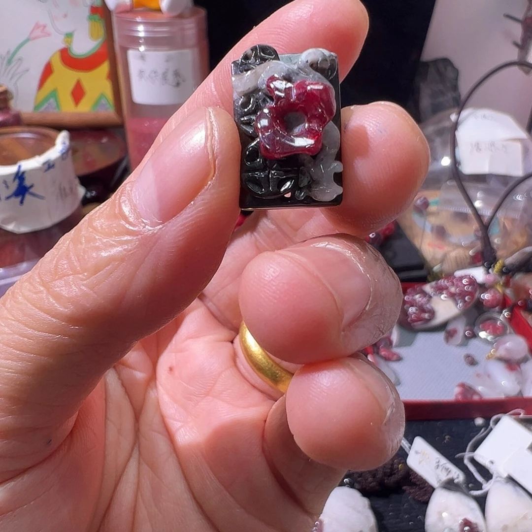 天然辰砂吊坠雕刻123