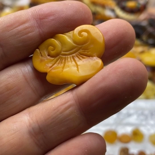 未镶嵌蜜蜡手串吊坠