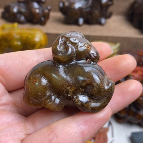 蛇纹石玉未镶嵌颈饰40