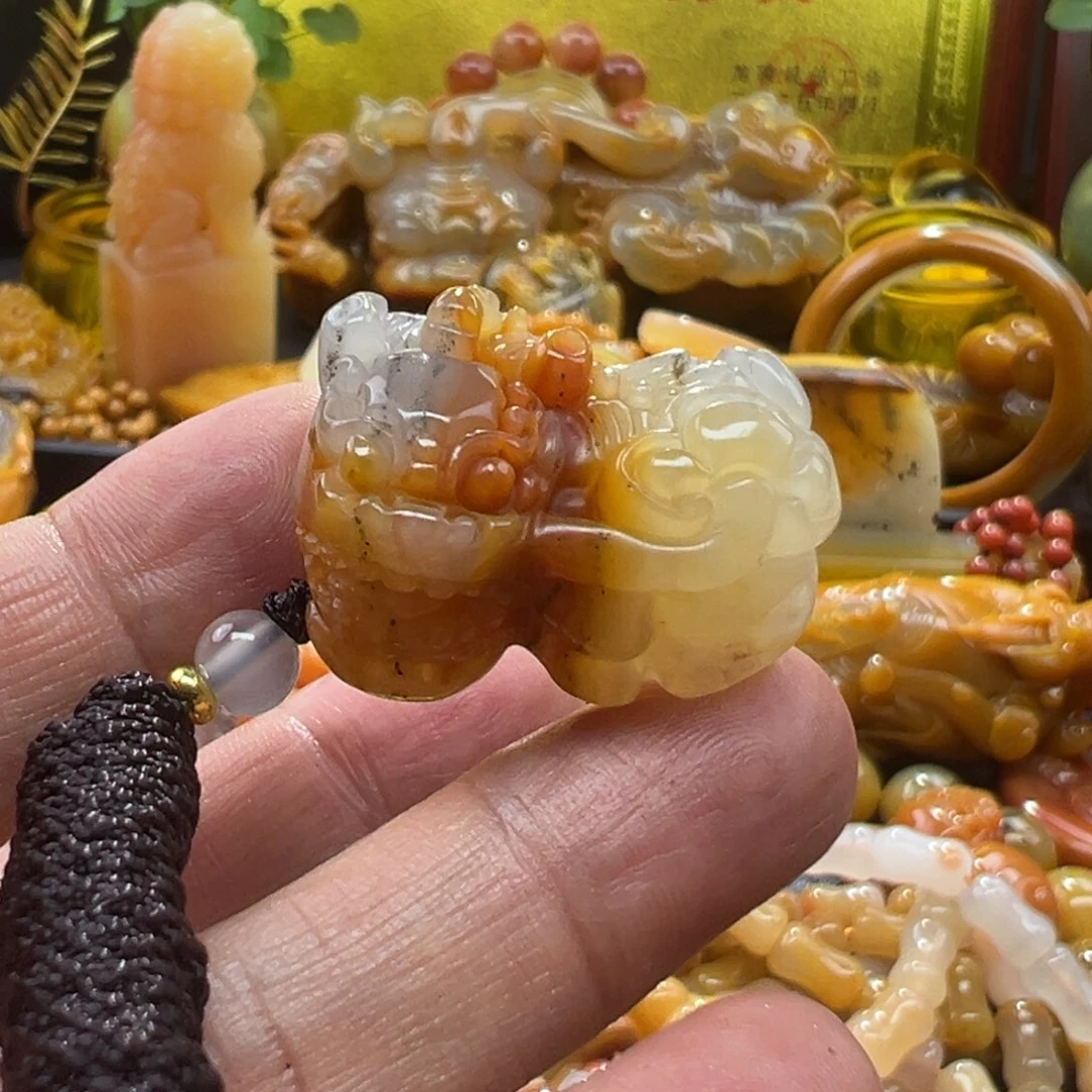 石英质玉未镶嵌颈饰