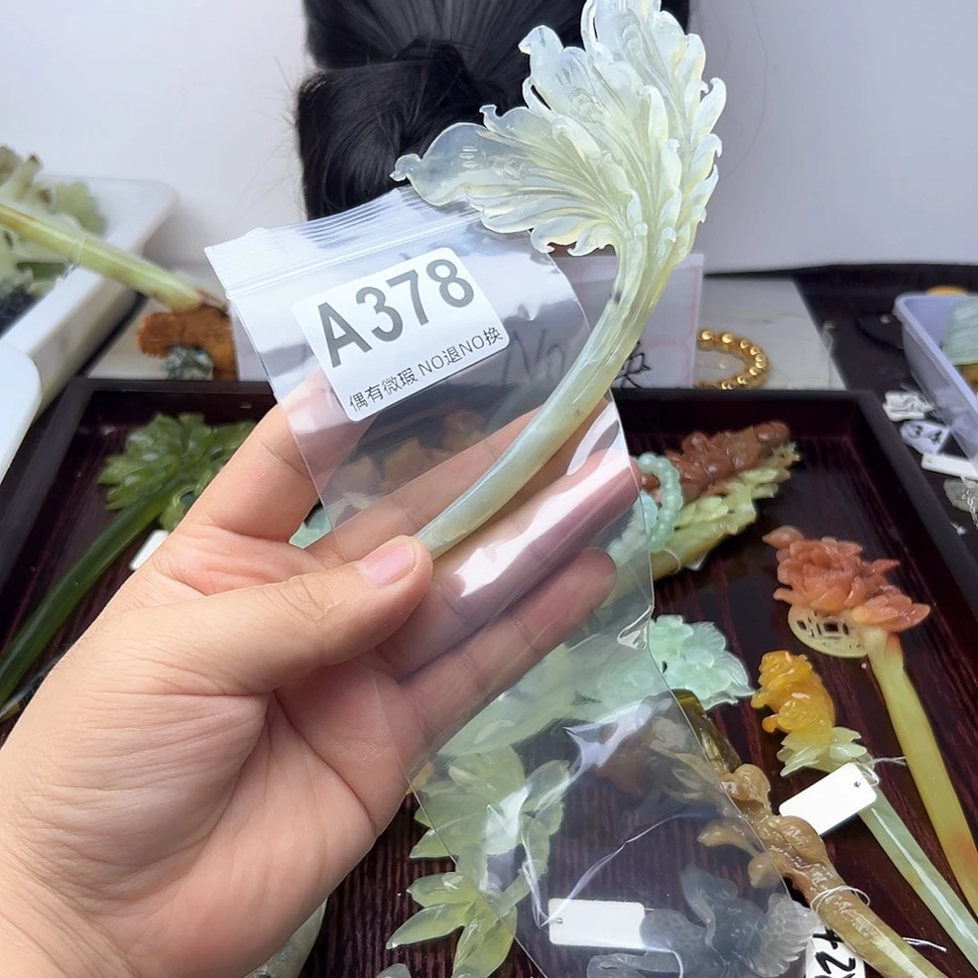 蛇纹石玉合金颈饰k****y