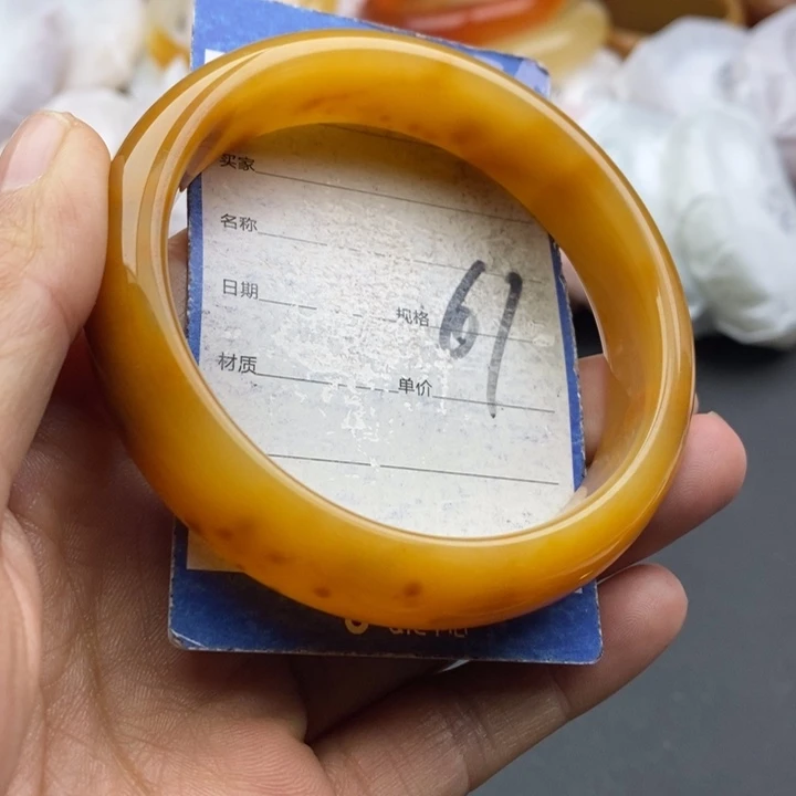 未镶嵌手镯石英质玉