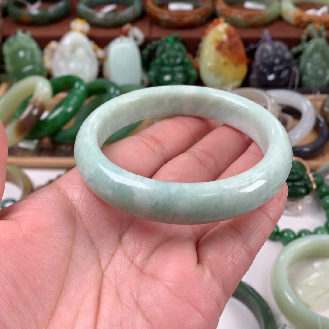 岫玉手镯未镶嵌62口径