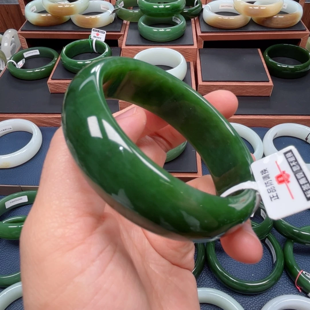 未镶嵌手镯和田玉（碧玉）5758