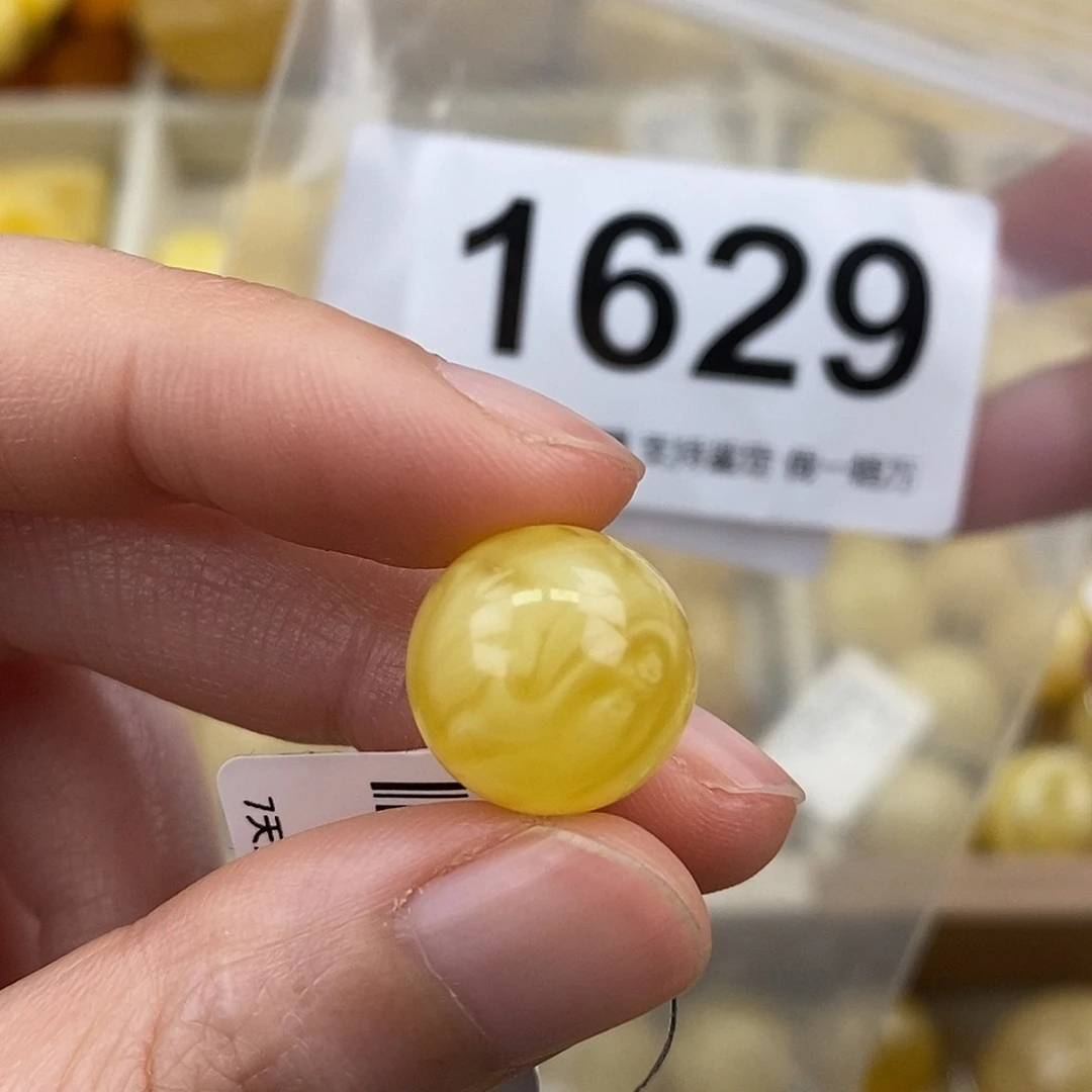 蜜蜡未镶嵌珠宝奇石14