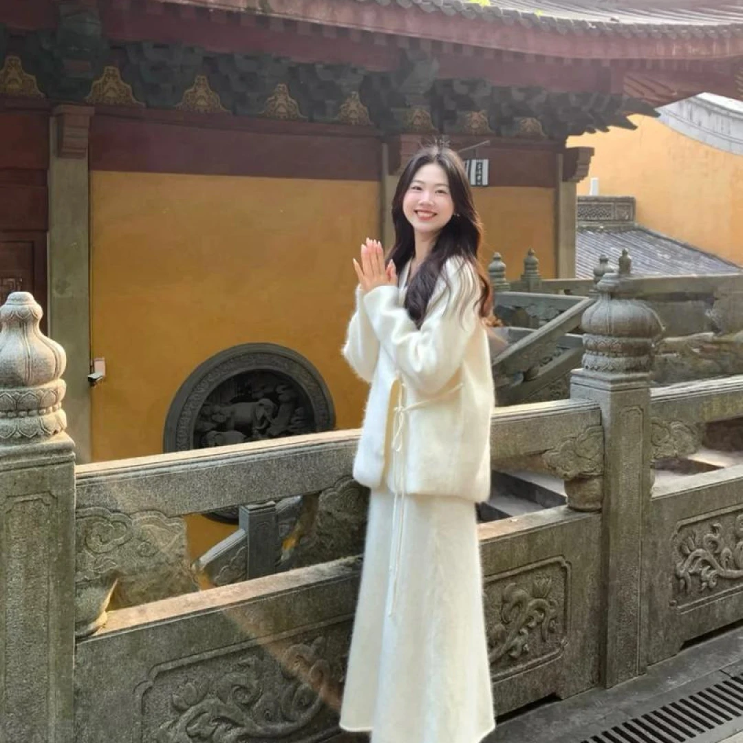 一整套ootd穿搭法式系带v领针织开衫半身裙高级感超好看两件套装