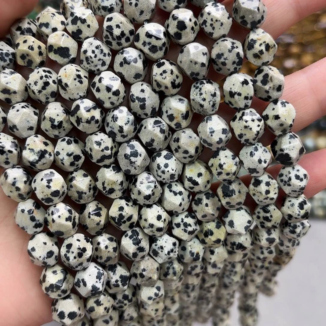 玛瑙/玉髓未镶嵌珠宝半成品卡十斑点切角一条