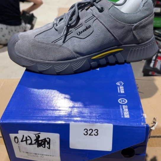 织物42尺码 编号323鞋底脏介意勿拍