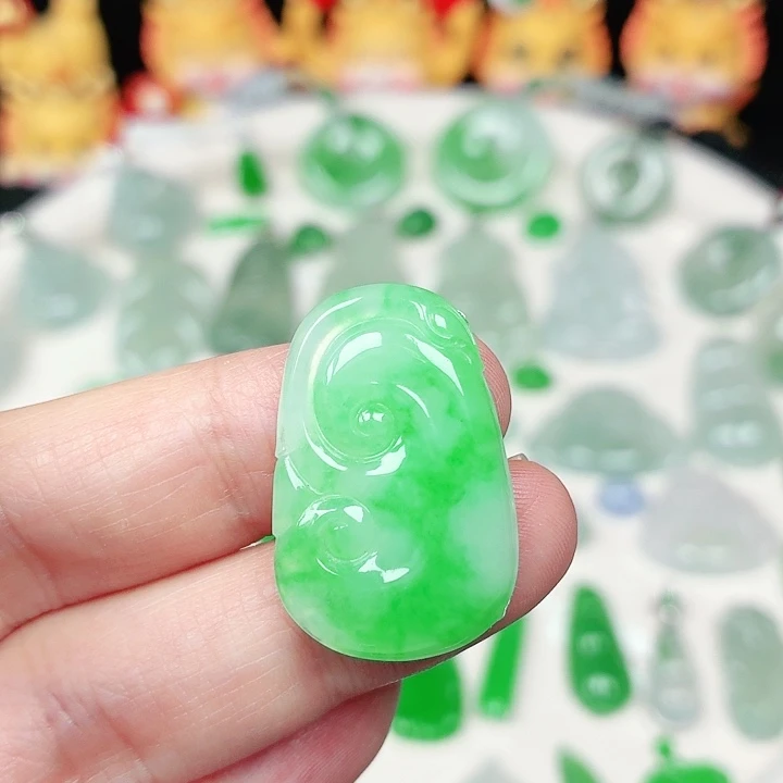 翡翠未镶嵌颈饰缅甸天然A货翡翠