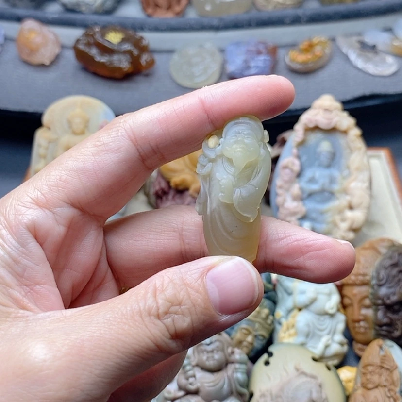 【闪购商品】定制石英质玉吊坠未镶嵌