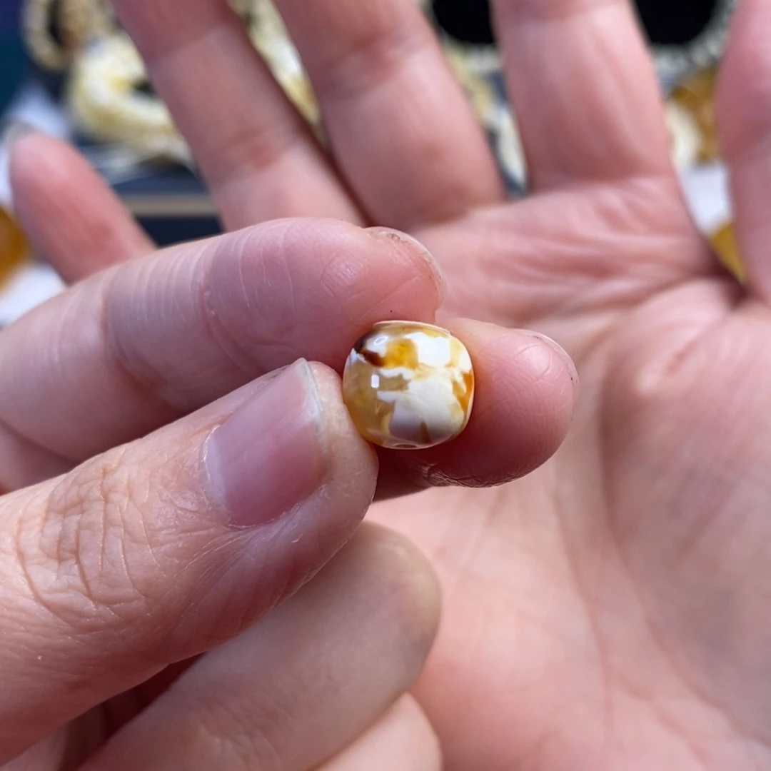琥珀未镶嵌裸石沁色瓷白溶洞妖花老型单珠10