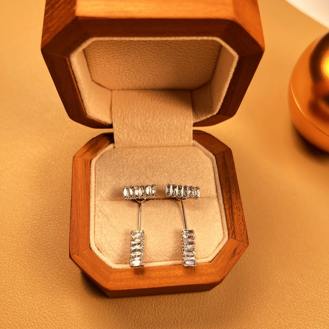 铜合金耳饰 两戴法式耳环精致轻奢高级感小众设计复古耳钉E949