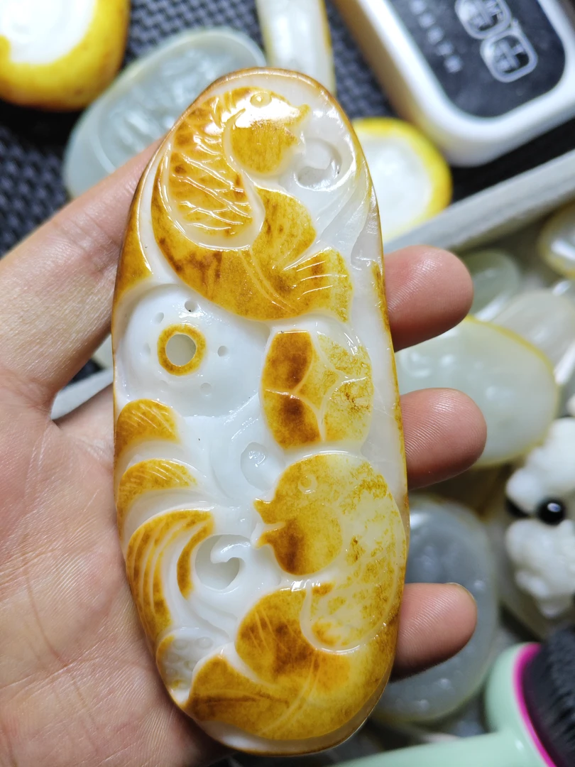 和田玉精品手把鱼/连年有余