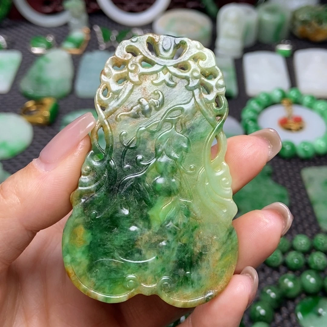 翡翠未镶嵌挂件清