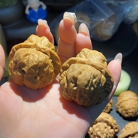 文玩核桃吊坠王蛤蟆43