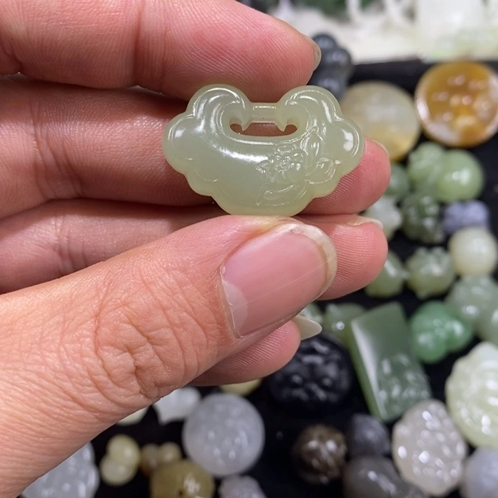 和田玉（糖玉）未镶嵌车挂