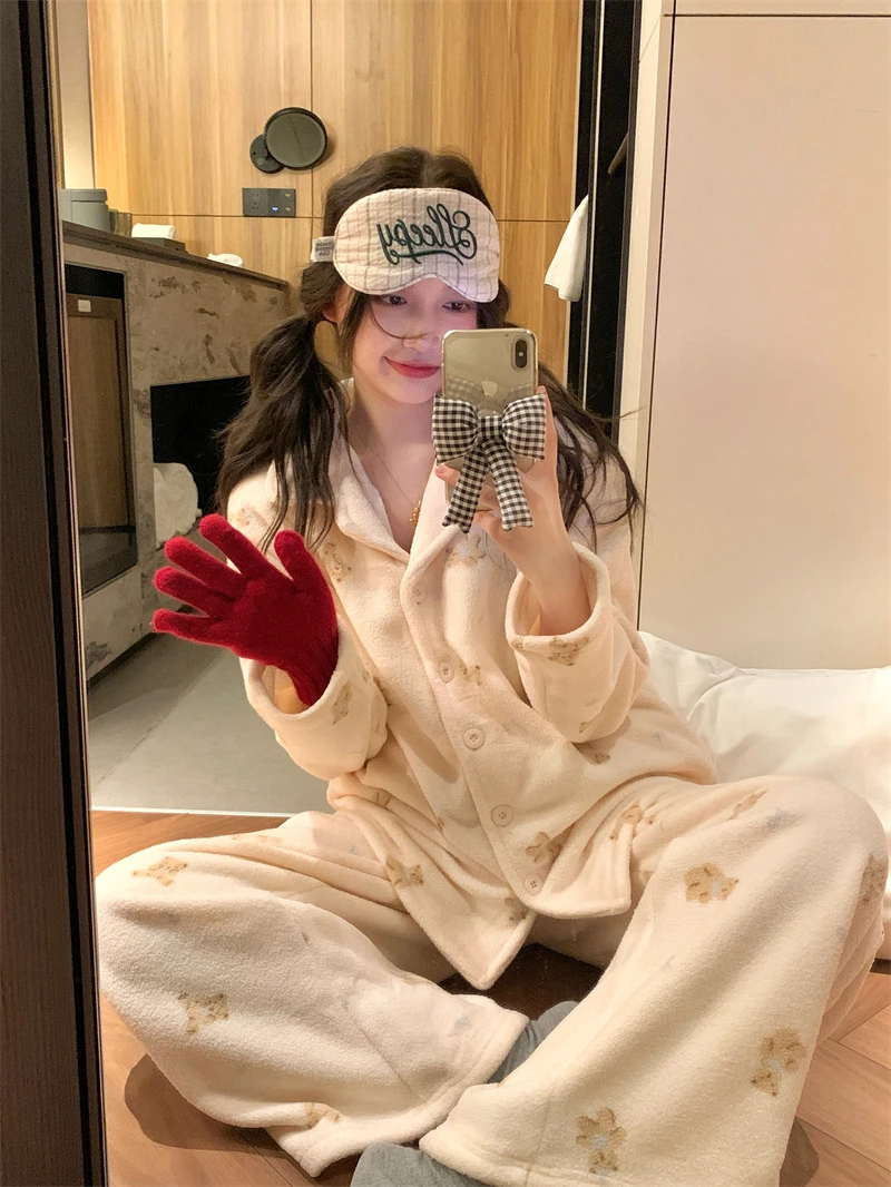 冬季新款可爱风卡通小熊暖绒软绵绵宽松加厚保暖家居服睡衣女套装