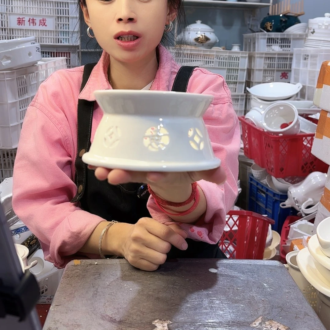盘微瑕产品………小蛮腰炉两个
