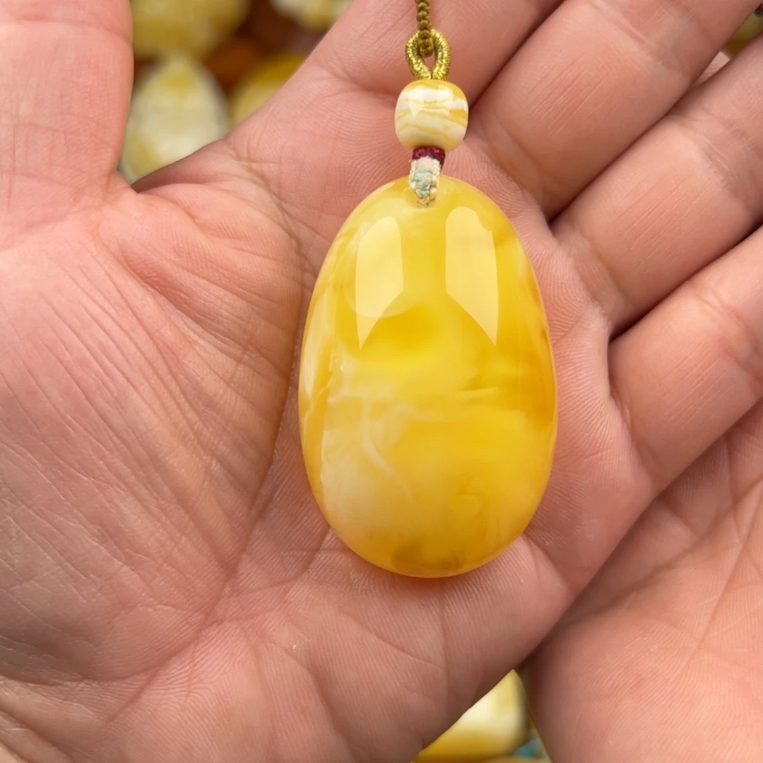 琥珀颈饰未镶嵌纯天然蜜蜡