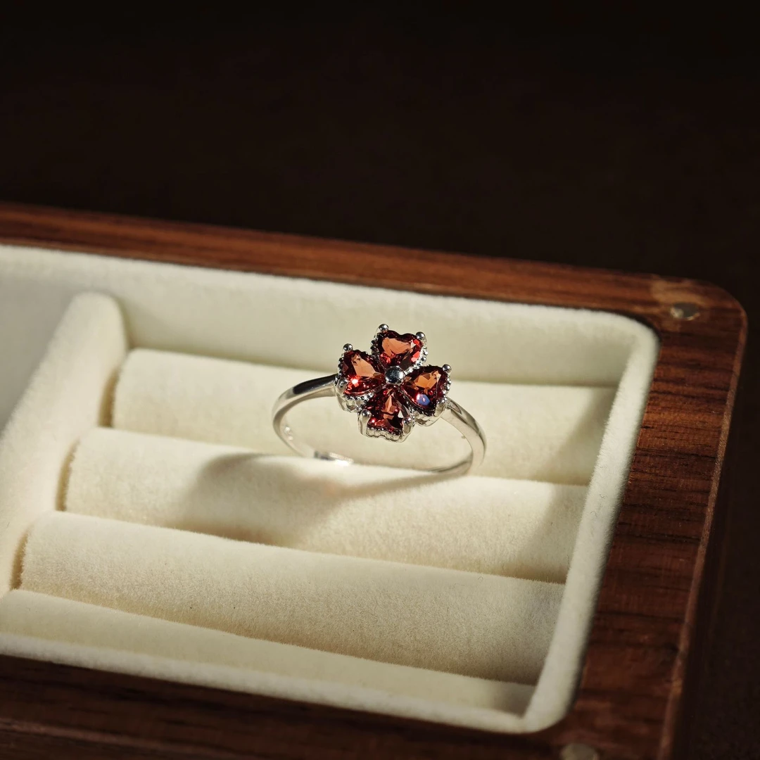 925银戒指 S925爱心石榴戒指四叶草设计可开口调节时尚简约