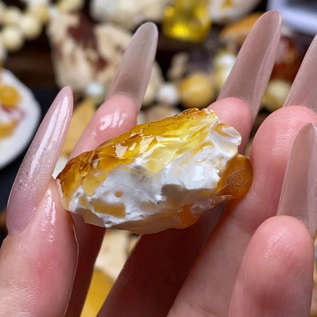 结***肉定制琥珀未镶嵌蜜蜡