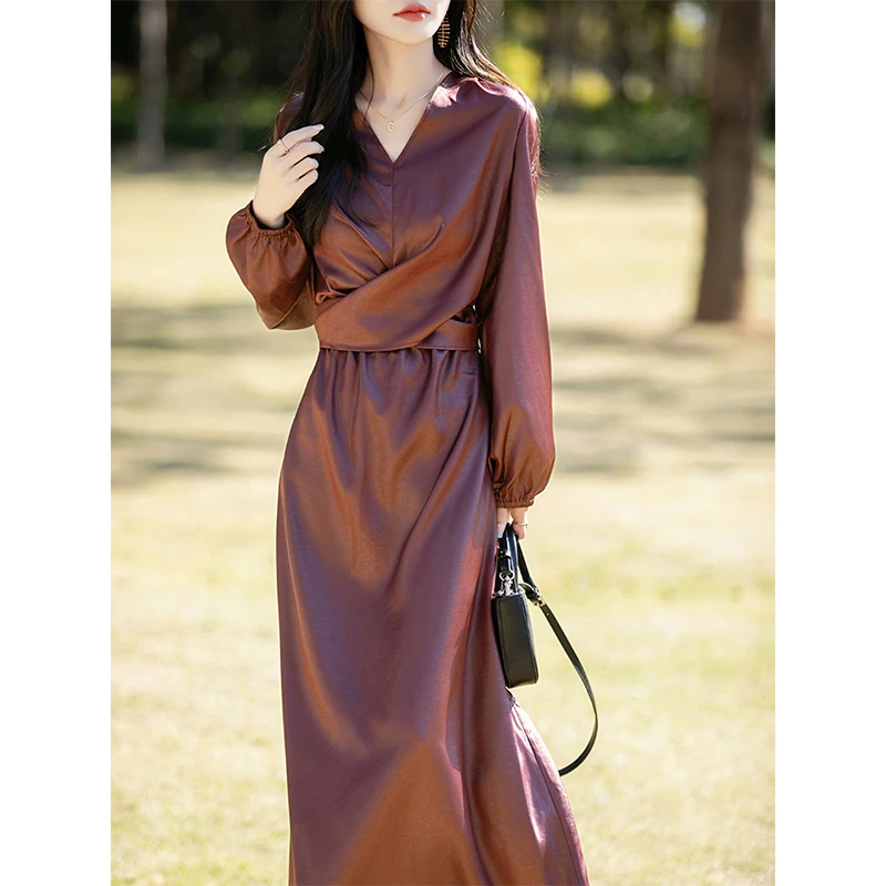 法式气质V领定制一片式连衣裙轻奢气场强大女装收腰赫本风长裙