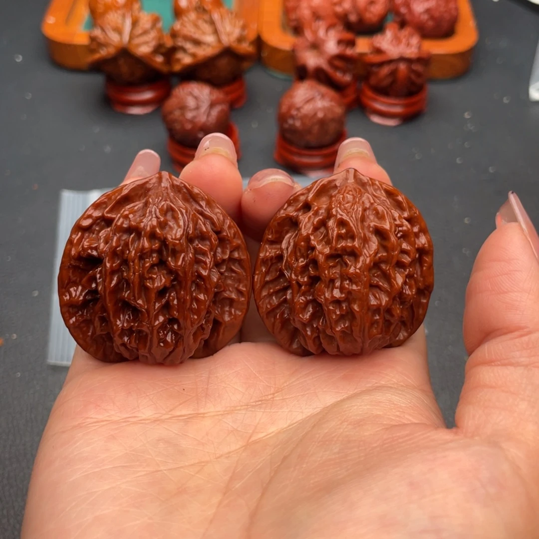 文玩核桃把件盘龙纹