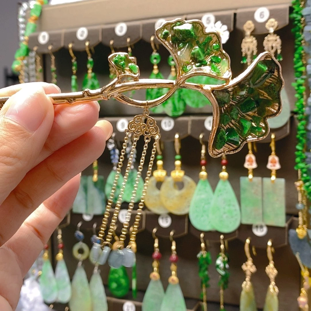 未镶嵌翡翠耳饰翡翠