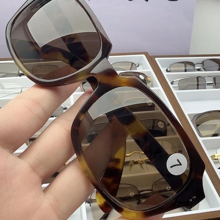 全框款天然水晶石头镜，假一赔十万元