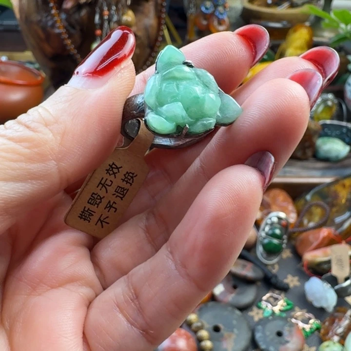 翡翠颈饰未镶嵌奎*