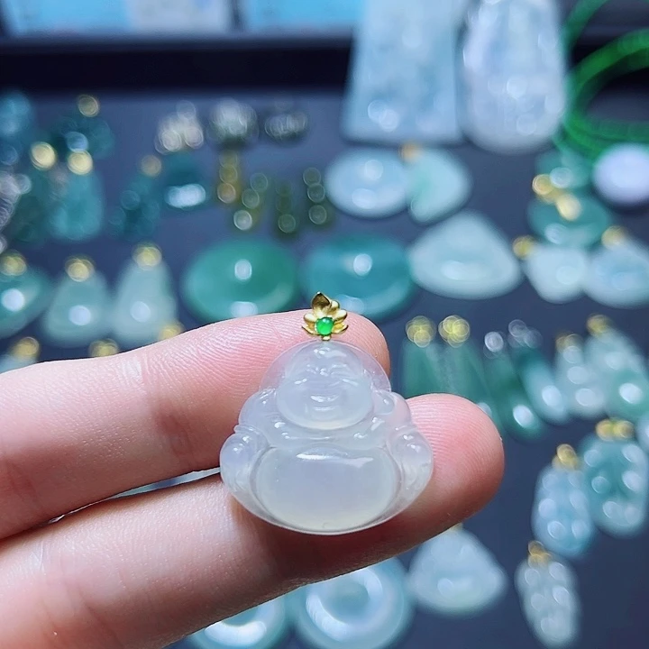 翡翠18K金镶嵌颈饰翡翠