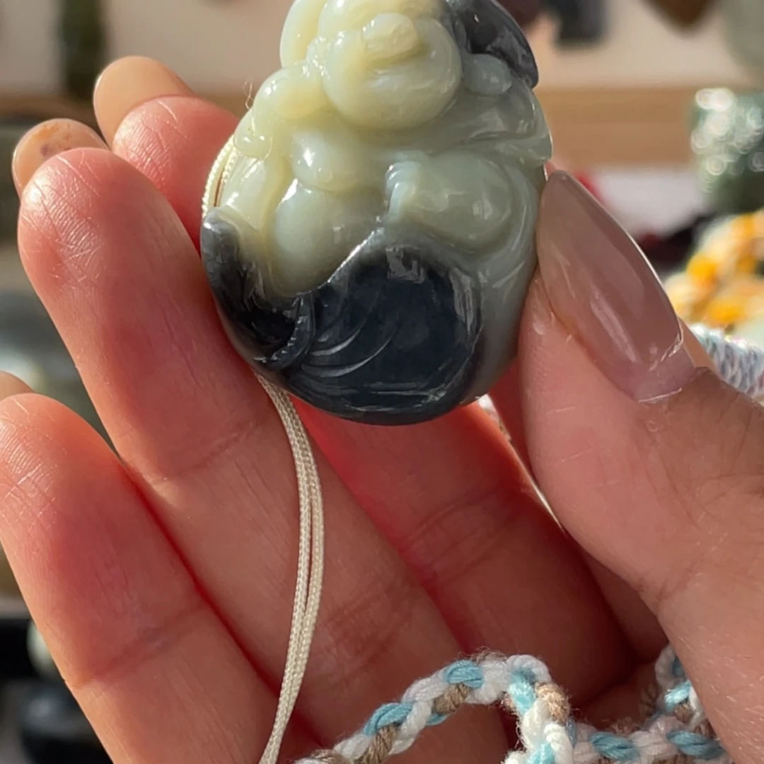 和田玉未镶嵌颈饰青花佛