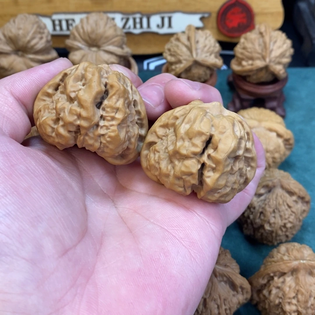 文玩核桃把件蛤蟆头42全品