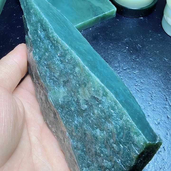 和田玉（糖玉）未镶嵌珠宝奇石