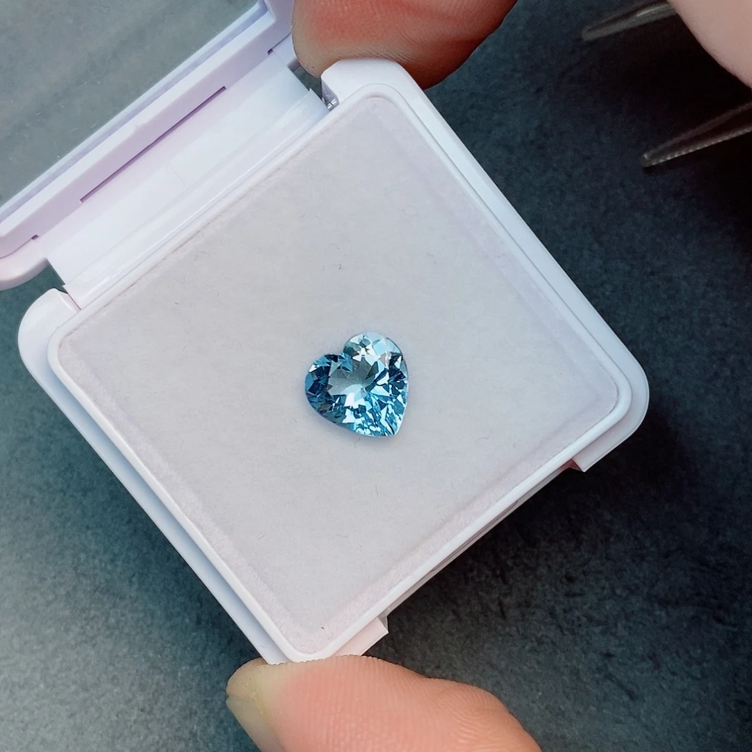 笔搁未镶嵌海蓝宝石1.87ct 圣玛利亚