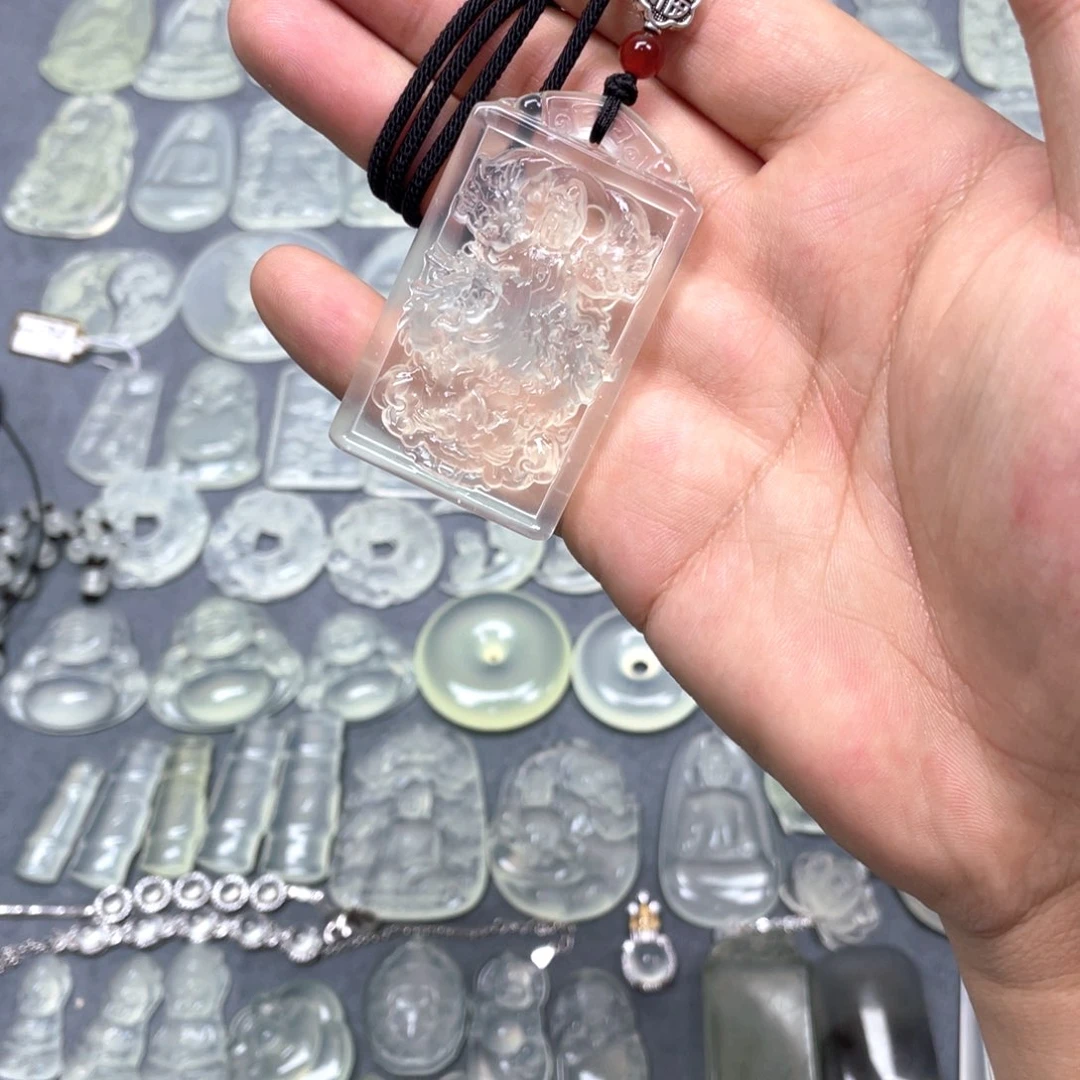 蛇纹石玉未镶嵌颈饰L****g