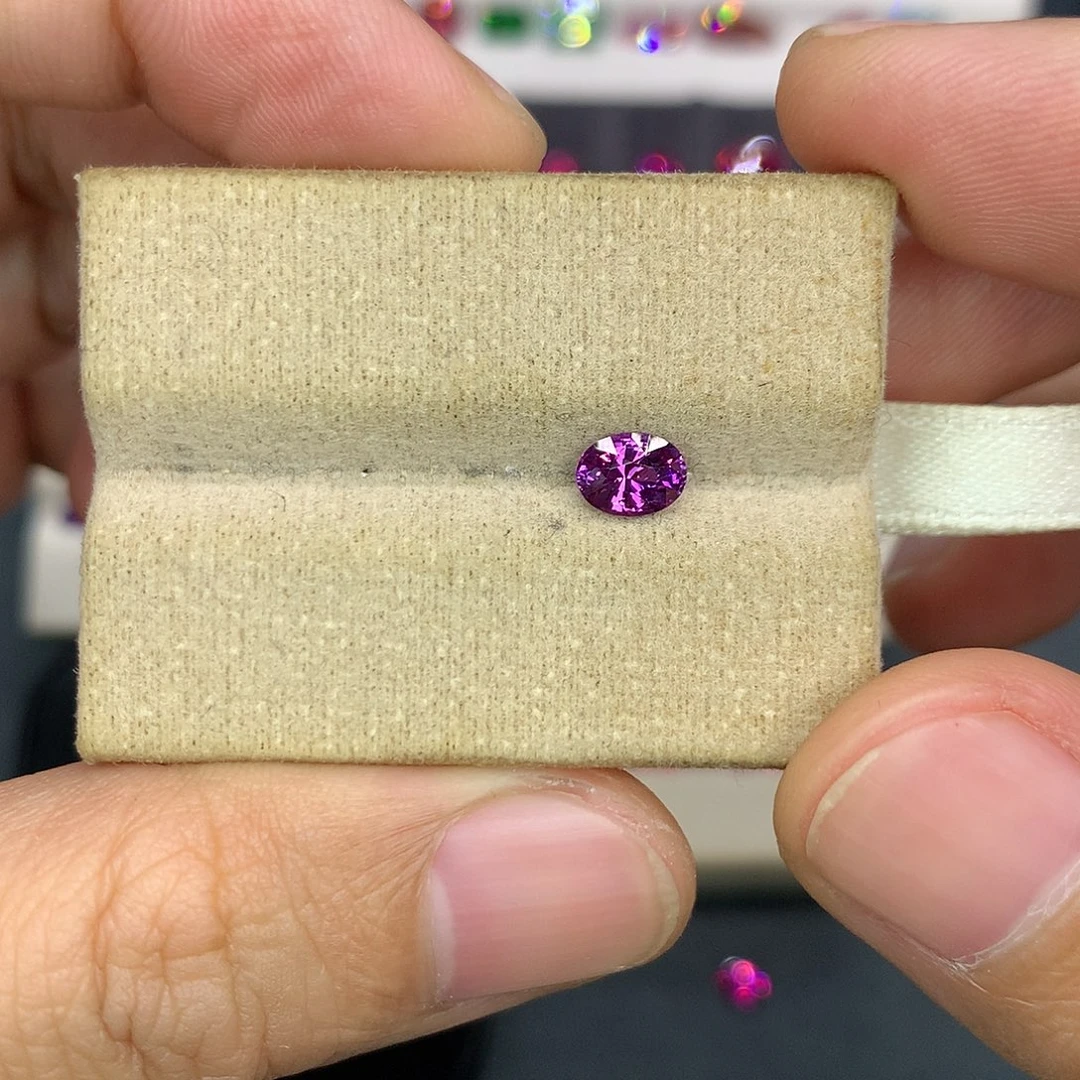 彩色蓝宝石裸石67分紫蓝宝